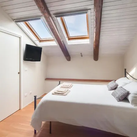 Charming Loft Golf Club Barolo Apartament