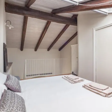 Charming Loft Golf Club Barolo